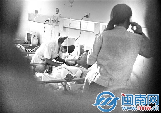 事故中的傷者在湖南一醫院接受治療